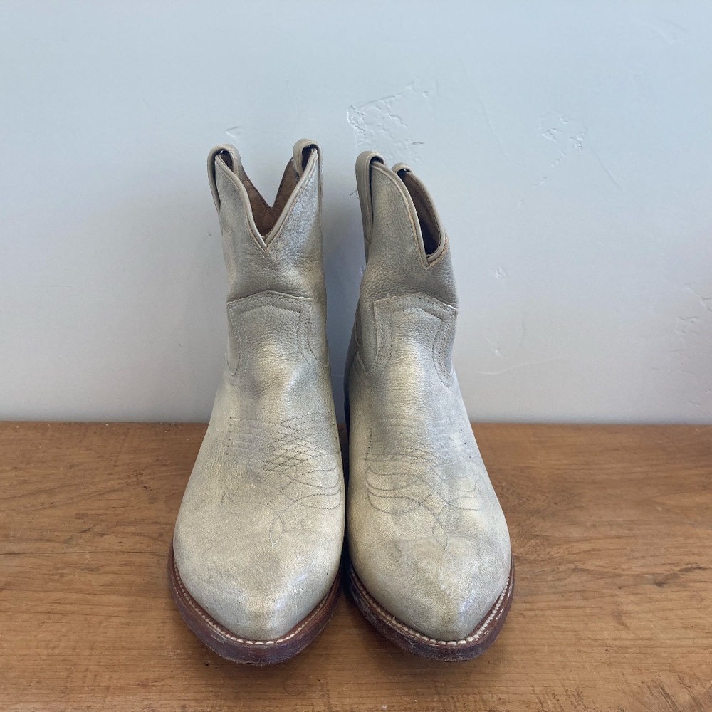 Frye Billy Short Cowboy Boot Size 9B Silver/Cream - Picture 2 of 8